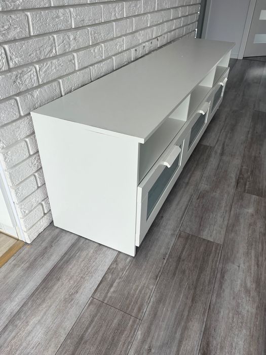 Biała szafka pod RTV 180