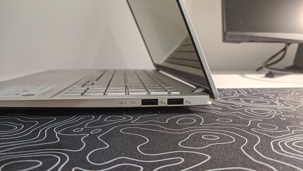 Asus Vivobook S15 – Premium, super leve, 16GB/1TB – Snapdragoni