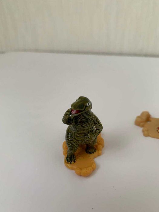 Динозавры игрушки с киндер сюрприз