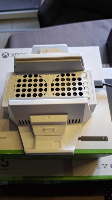 Microsoft Xbox Series S + Dysk do XBOX SEAGATE Game Drive 2TB HDD