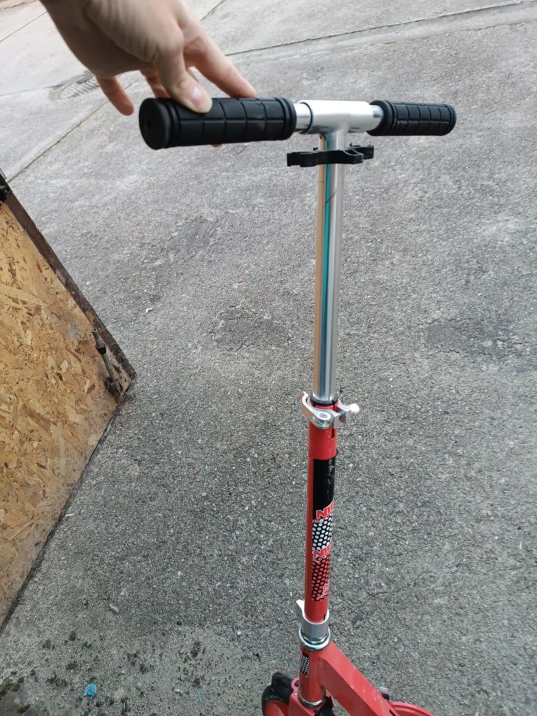 Hulajnoga  NILS Extreme