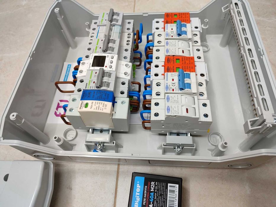 Готовий щиток захисту інвертора 1 фаза/ Deye 5-12 кВт AC+DC