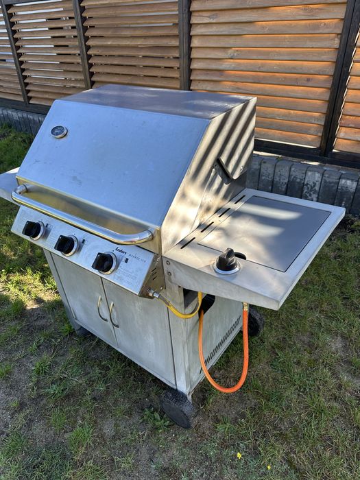 Grill gazowy Enders Monroe – stal kwasoodporna, moc i trwałość!