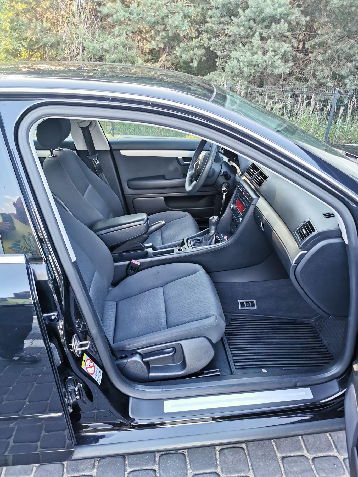 Sprzedam Audi A4 b7, 1.6 mpi, bezwypadkowy i bezkolizyjny