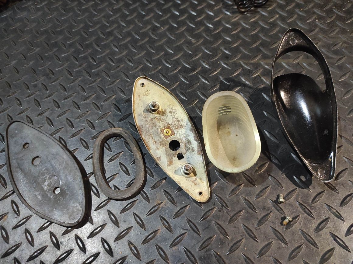 Lampka żółwik wózek K750 Dniepr Ural bdb stan kompletna z guma lampa