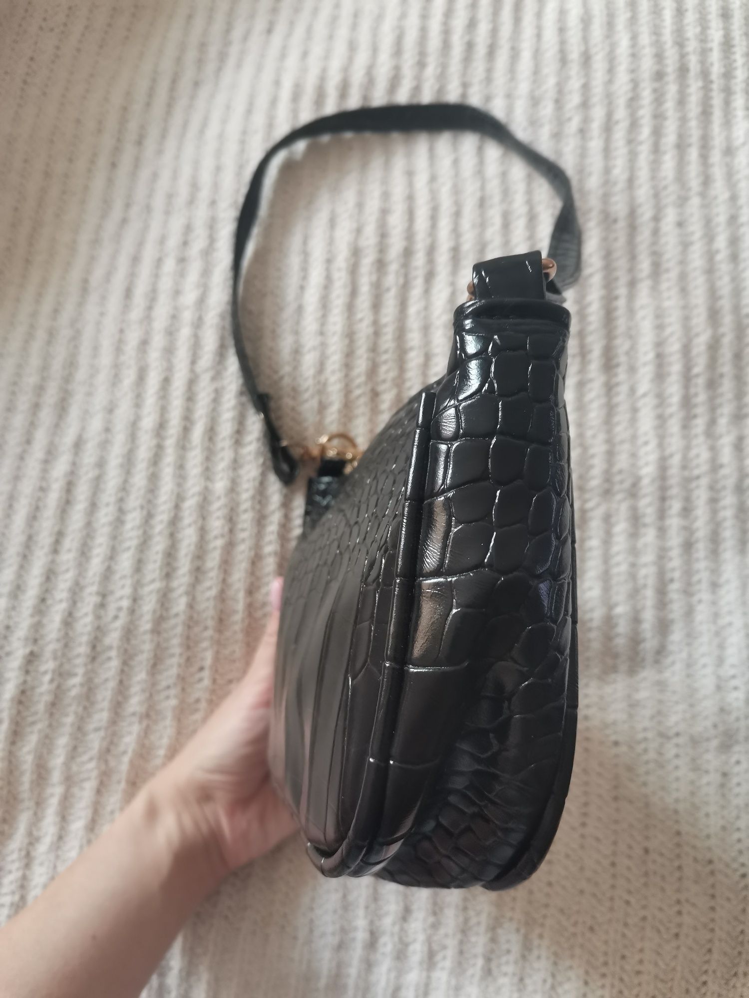 Чорна сумочка багет з ланцюжком