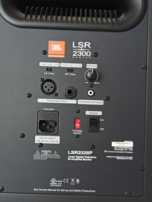 Monitores de Estudio JBL LSR 2328P