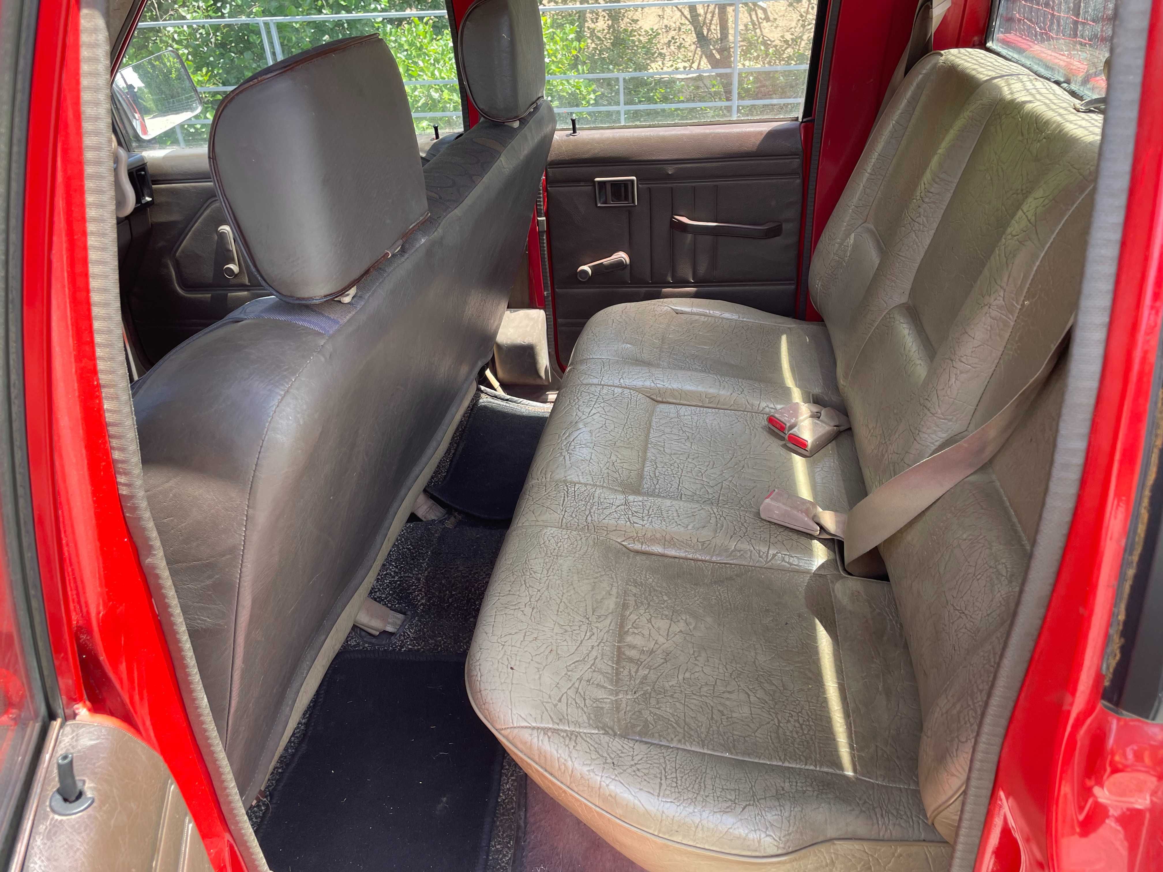 Mitsubishi L200  - 5 lugares