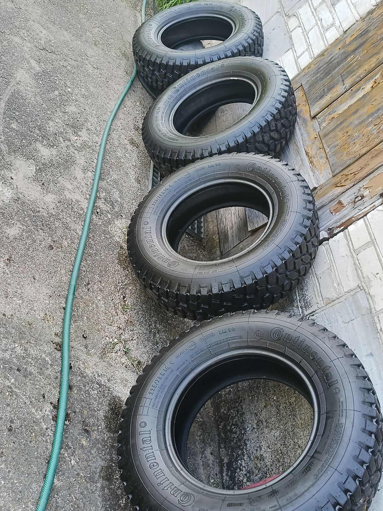 Opony M/T 225/75/R16C Continental LM 90 dostawczak terenówka