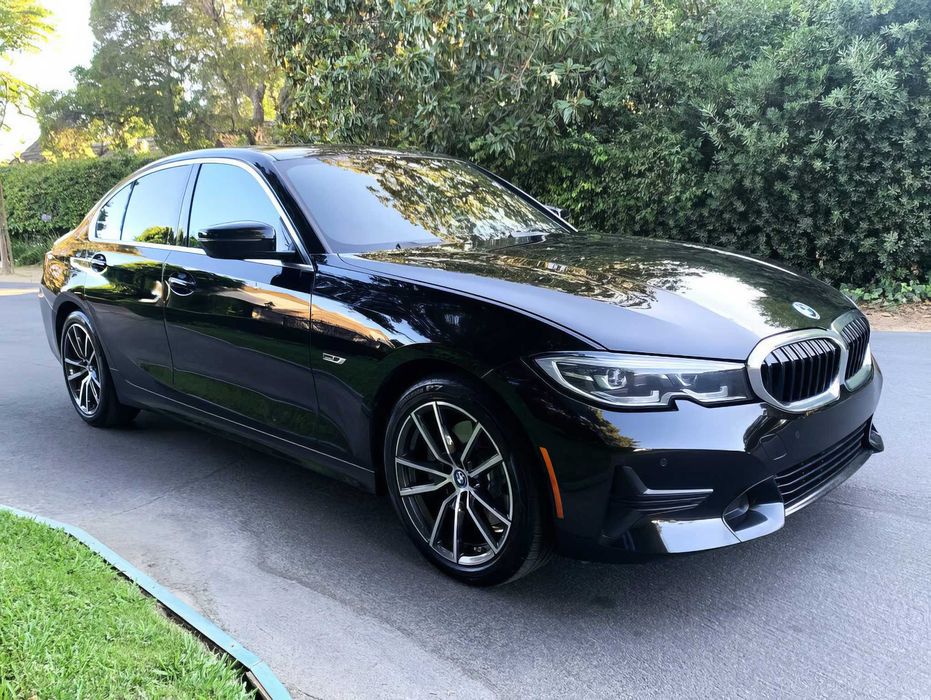 BMW 3 Series 330e      2022