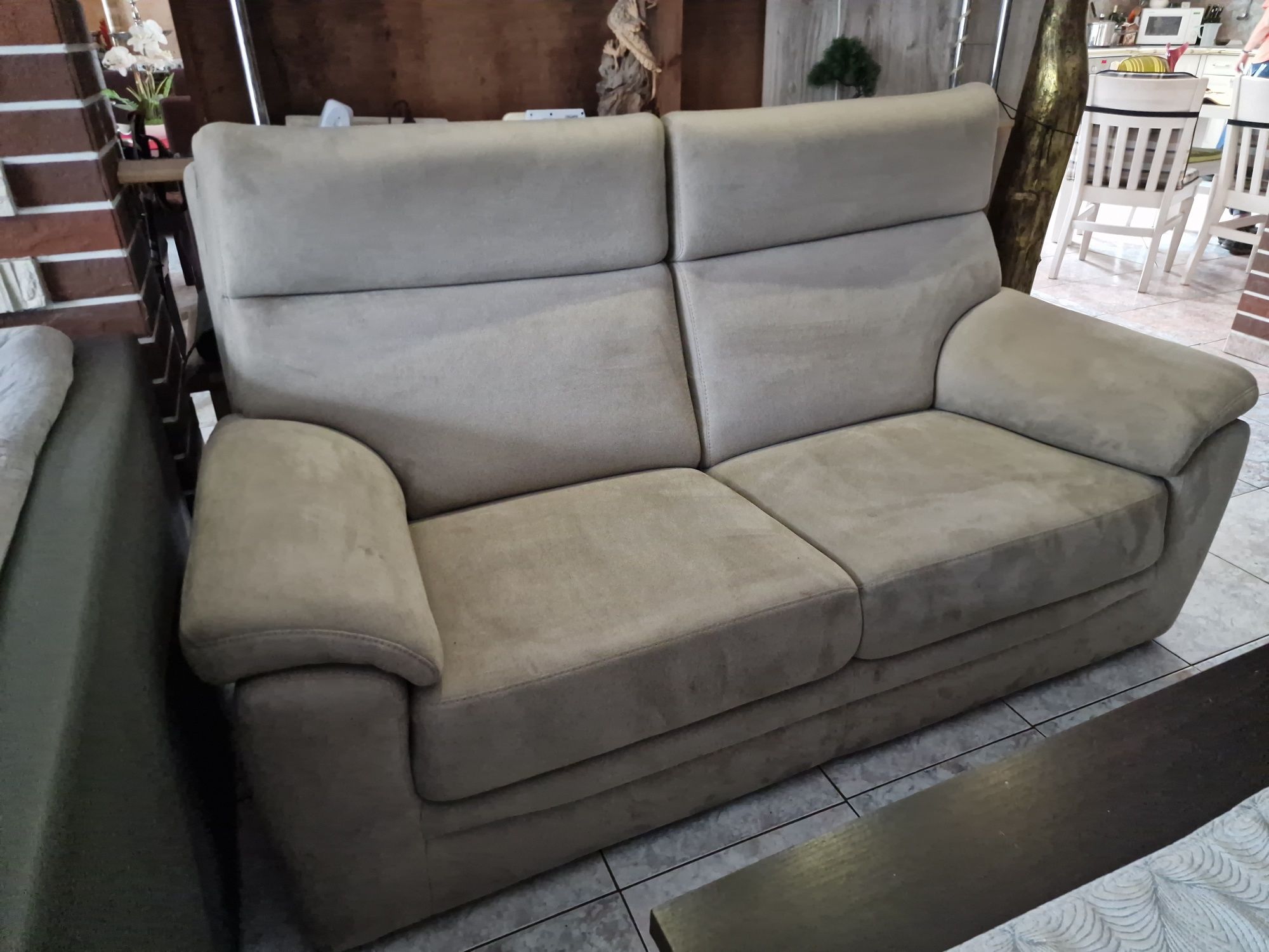 Beżowa sofa Alcantara 180cm
