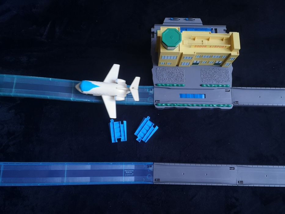 Tomek i przyjaciele TOMY lotnisko Sodor Airport z samolotem Jeremy