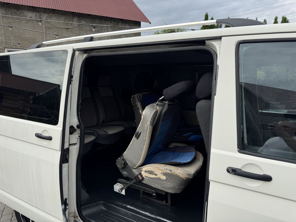 Volkswagen Transporter  2006р 8+1 пасажир  1.9 tdi