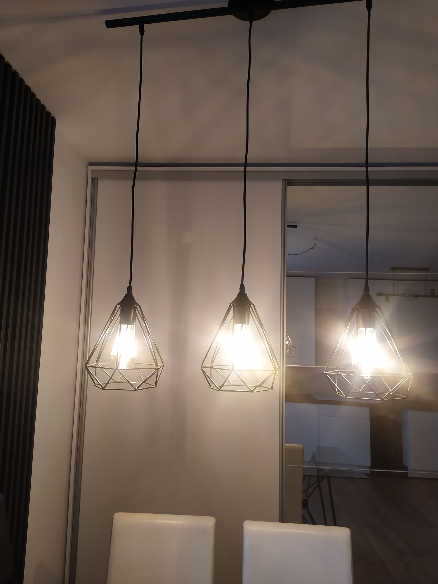 Lampa wisząca loft potrójna.