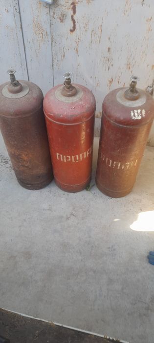 Продам газові балони.