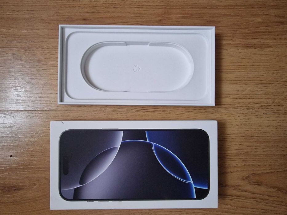 puste pudełko po 16 pro max na drobne zabawki dla dzieci