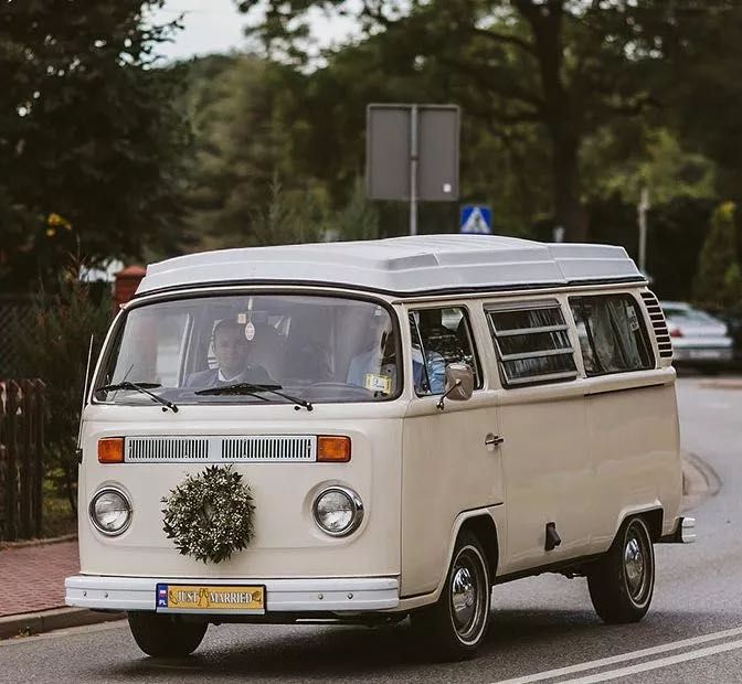 Kremowy Ogórek VW T2 Busik na wesele wynajem (+ garbus, London Taxi)
