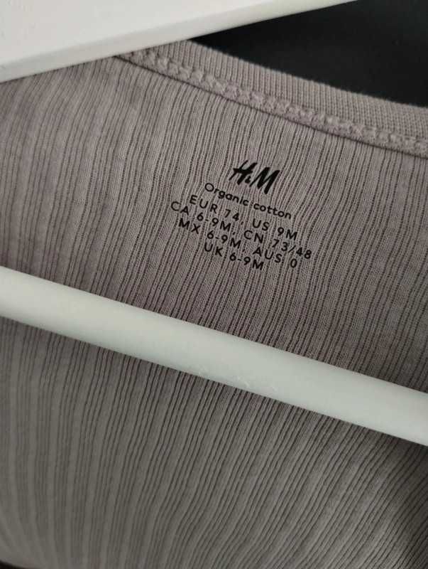 Beżowy kombinezon H&M z regulacją rozmiaru, r. 74 (6-9 msc) rozpinany
