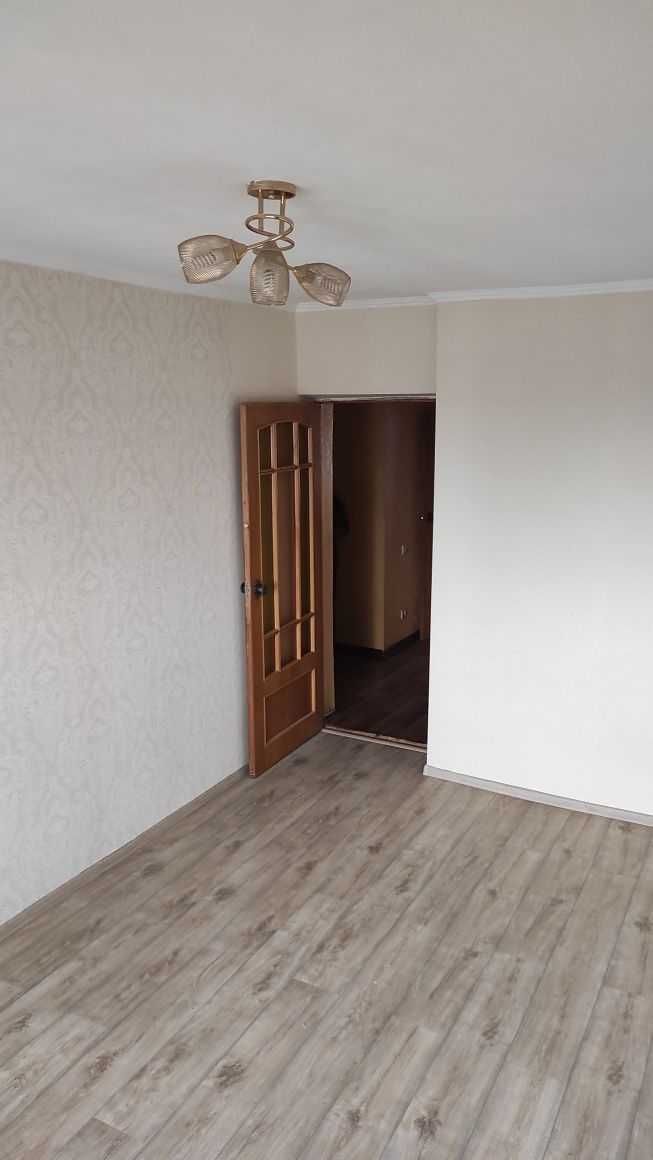 3к квартира в цегляному будинку, 3 кімнати. Центр міста