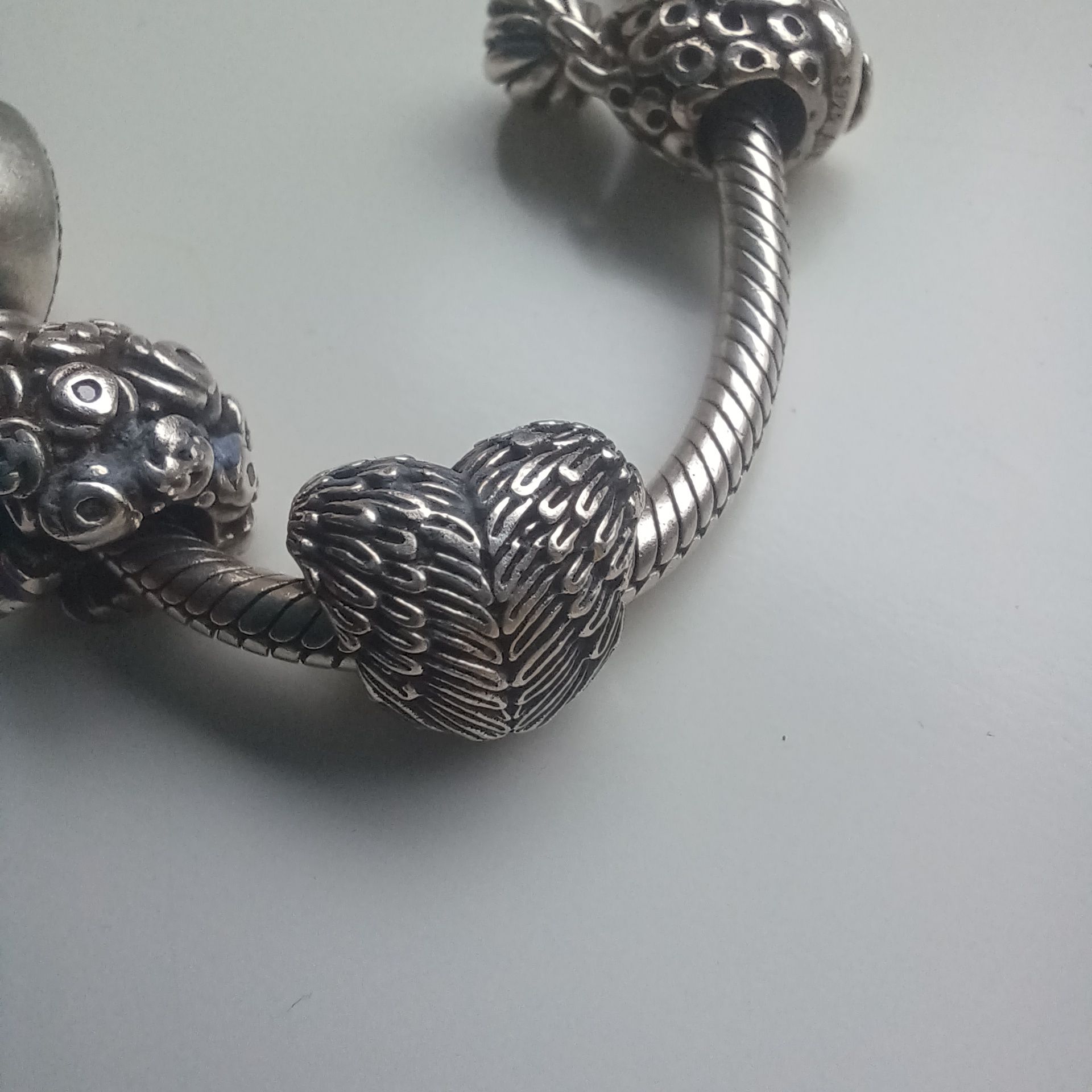 Браслет Pandora з шарами