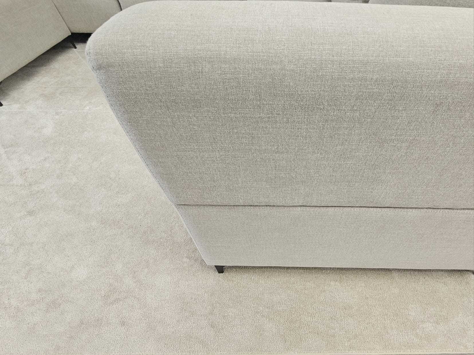Sofá Bege com Puff Removível
