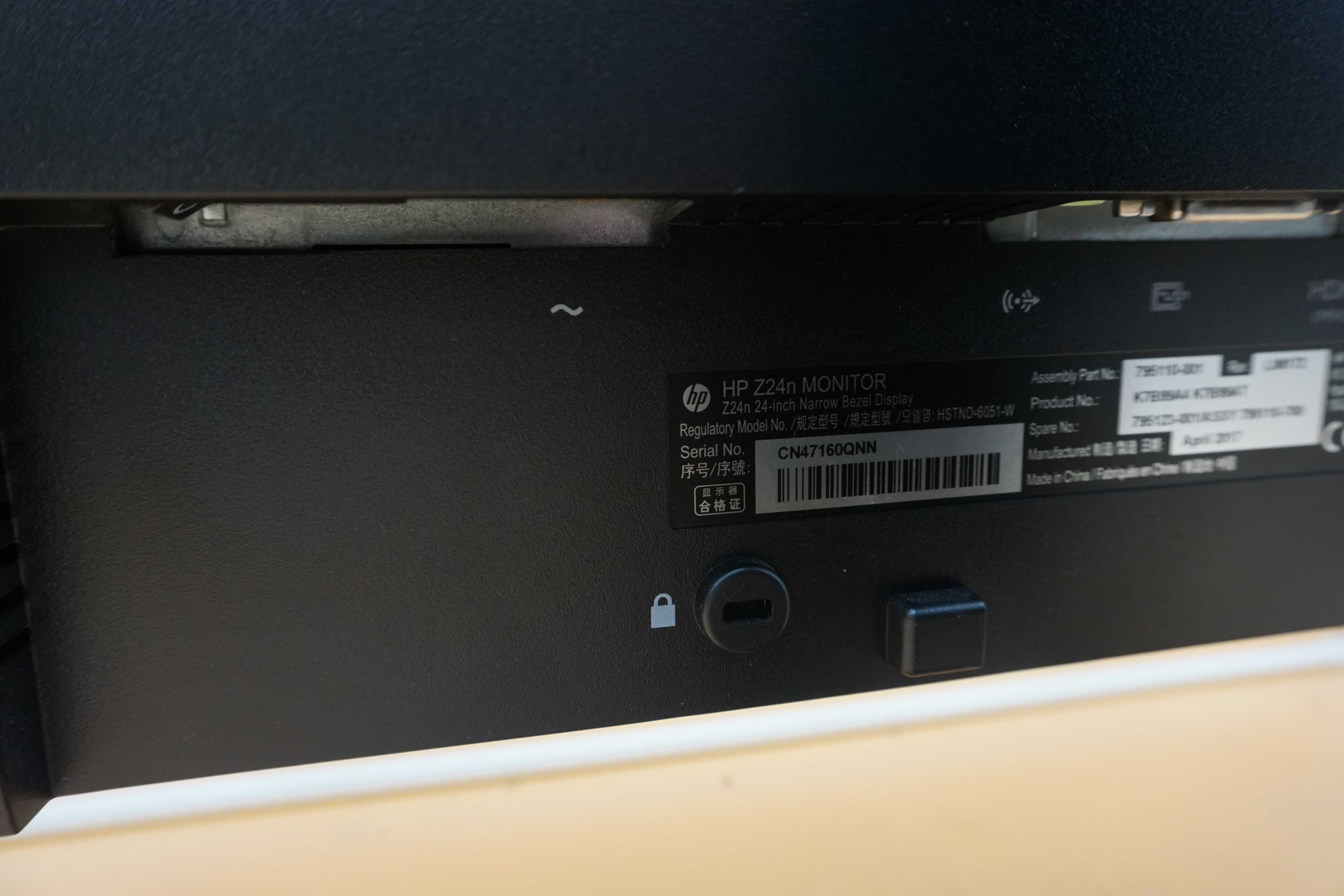 Monitor HP Z24n  HUB USB 3.0 Pivot Monitor 24 IPS
