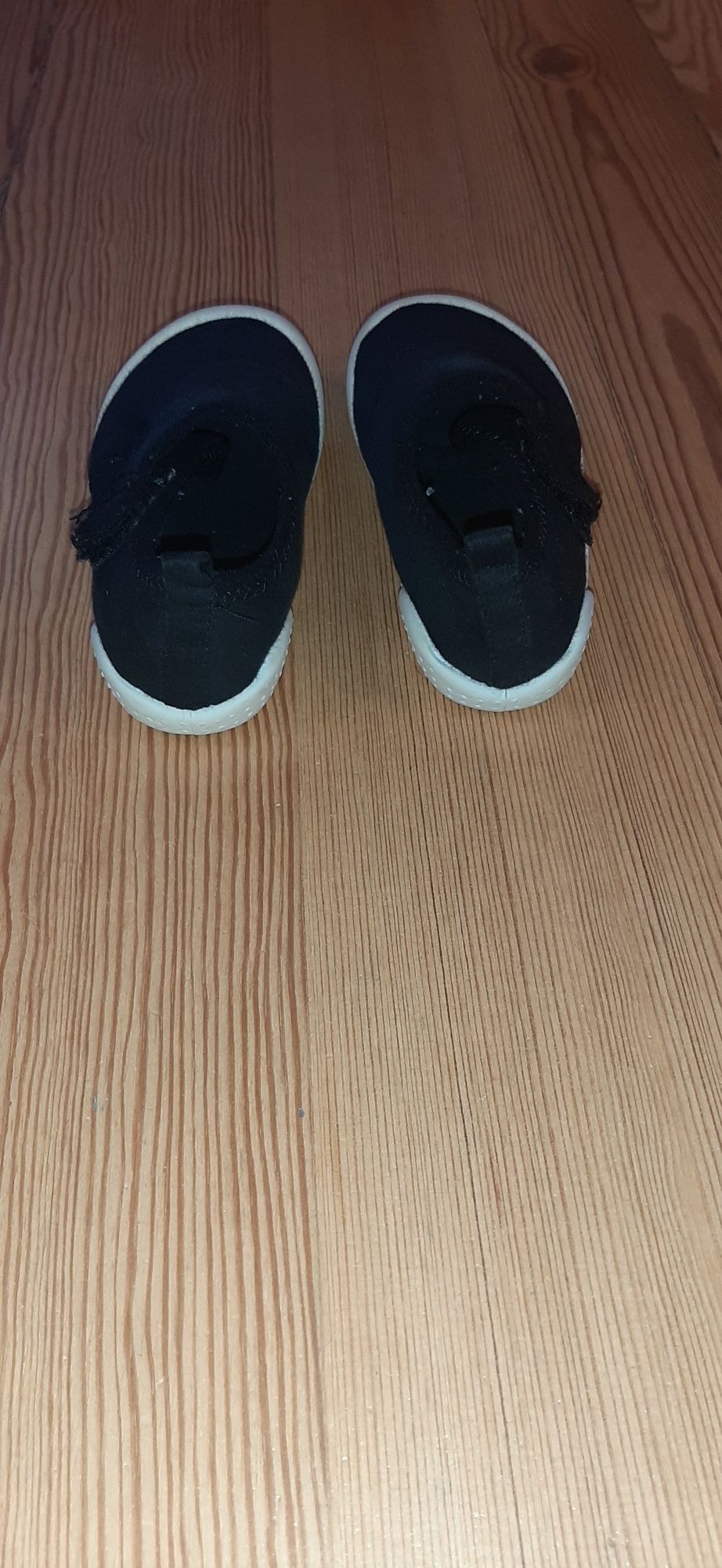 Buty rozm. 27 zapinane na rzep