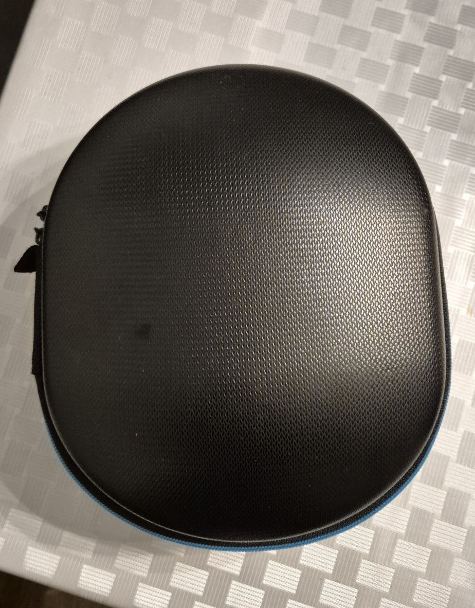 Etui i Słuchawki JBL300BT bezprzewodowe