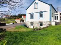 Vende-se moradia e terreno plano. House for sale