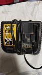 Ładowarka dewalt dc 115