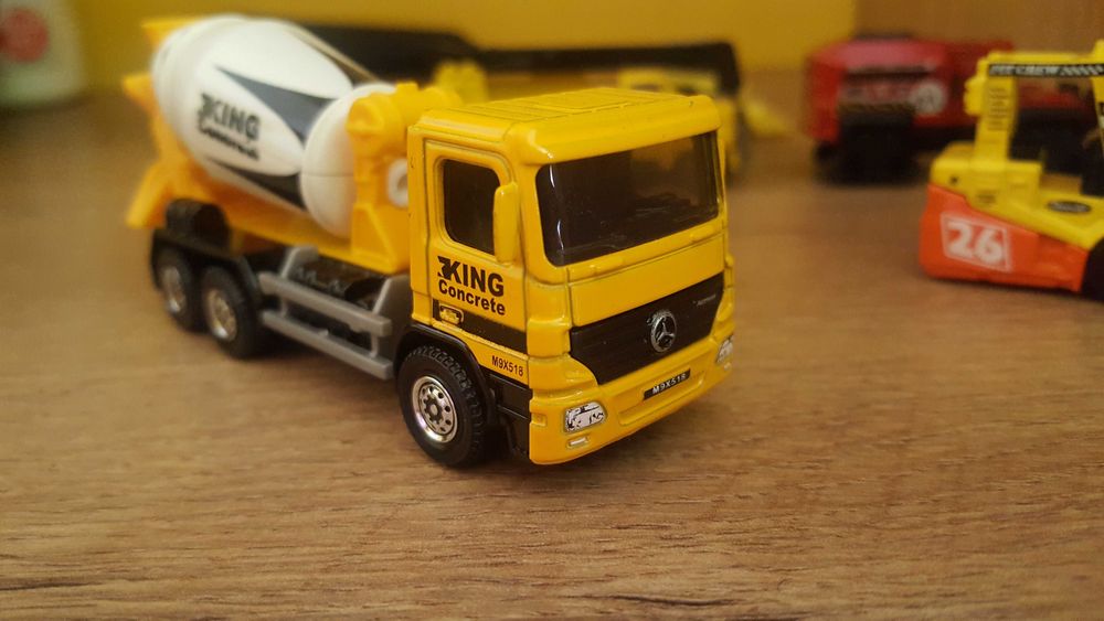 zestaw budowlany 7 pojazdów matchbox majorette kopartka spychacz beton