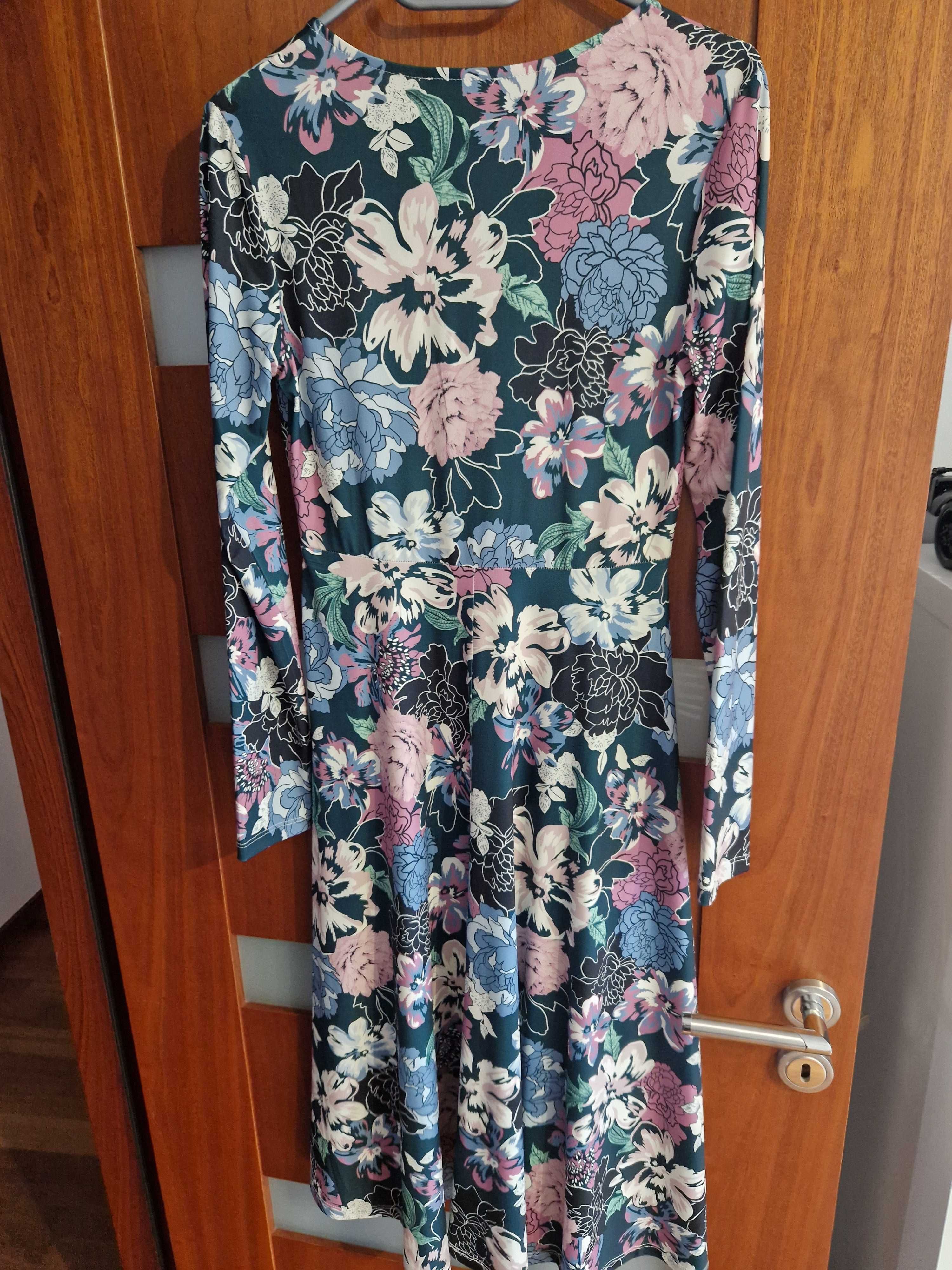 Kolorowa sukienka midi Reserved r. M
