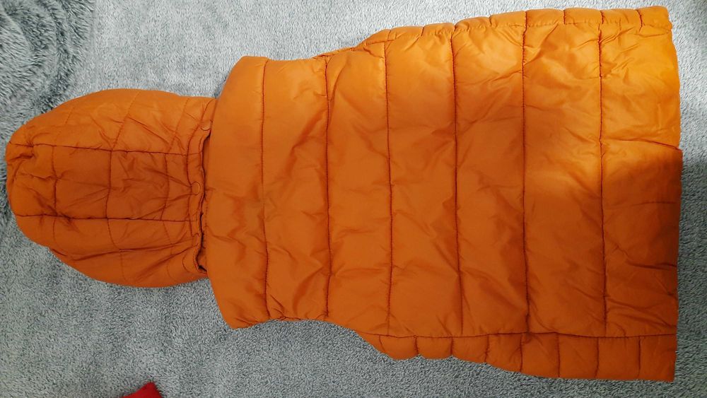 Bezrękawnik chłopięcy z kapturem r.134