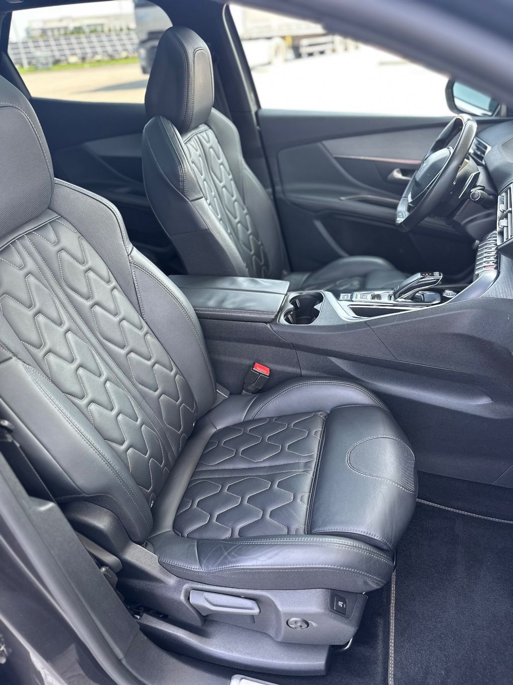 Peugeot 3008 Wersja GT,180 koni,Automat,Panorama,Masaż