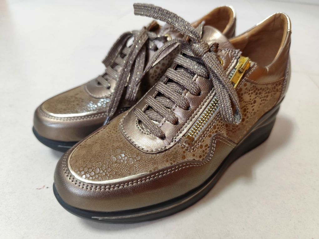 Sapatos castanhos em pele genuína - Peluci (Tam. 37)