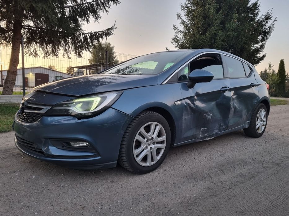 Opel Astra.Super wyposażenie. Innovation.Skóra .Navi.Przebieg.