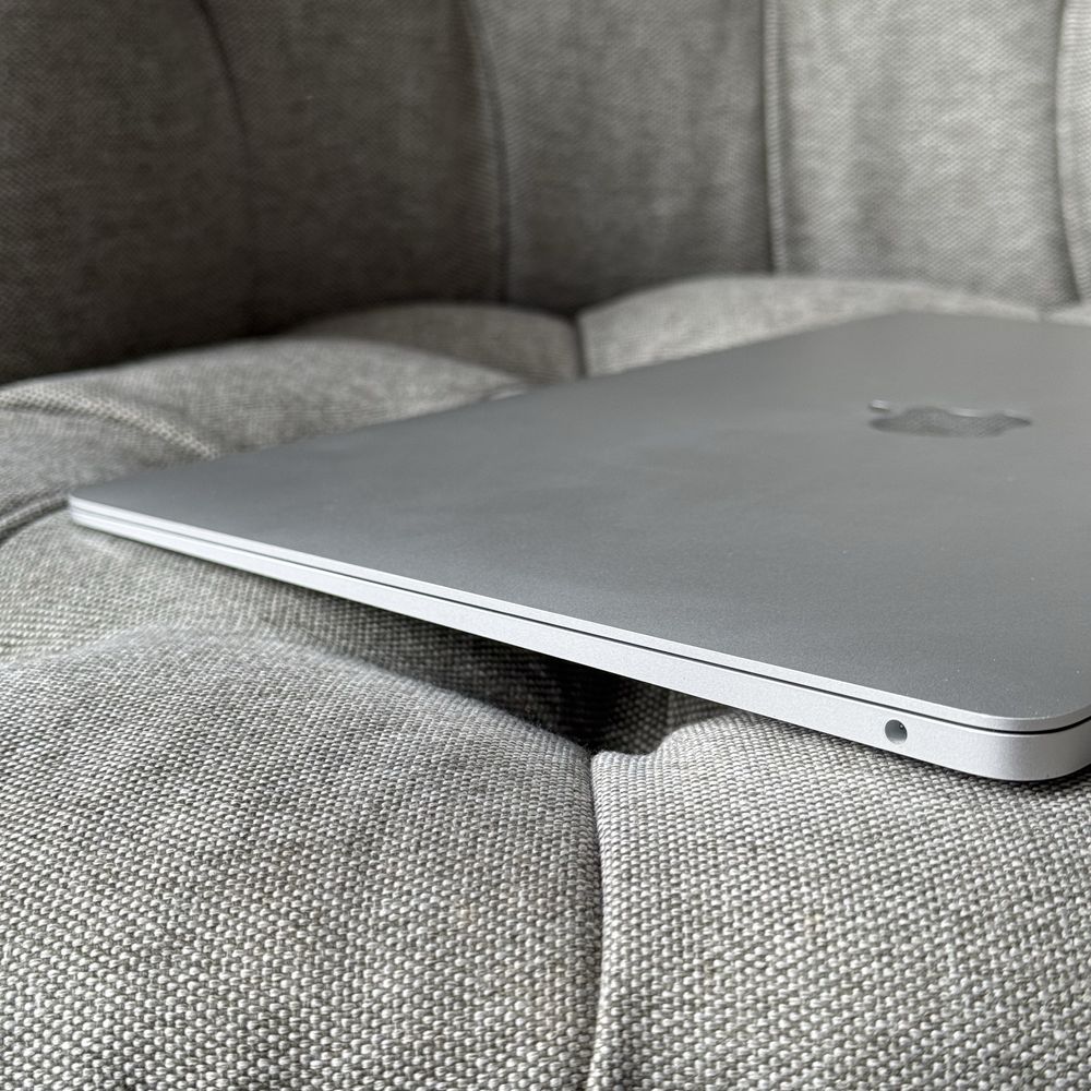 Macbook Air 2021 M1 8/256