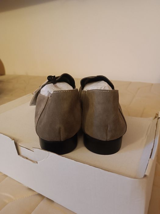 Sapatos MO em pele NOVOS