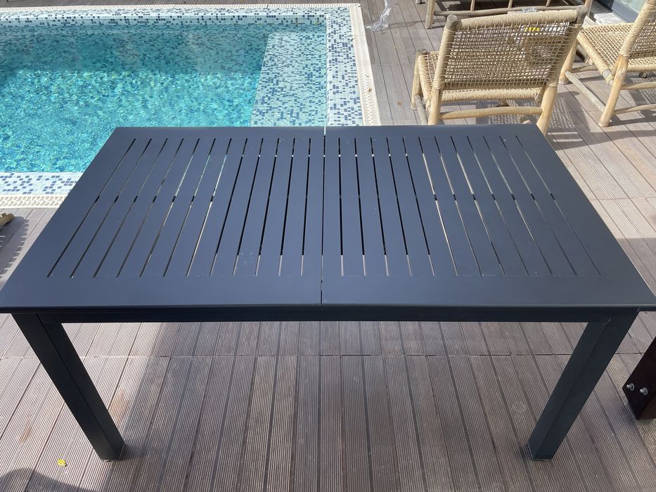 Mesa de exterior em aluminio