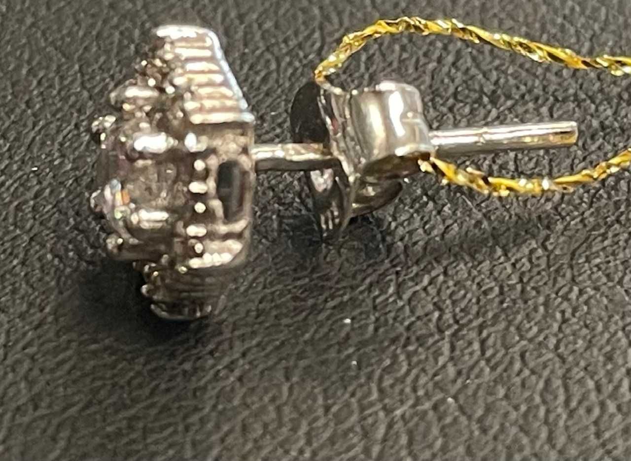 Pojedynczy kolczyk z białego złota 14kt (585) 2,35 gram