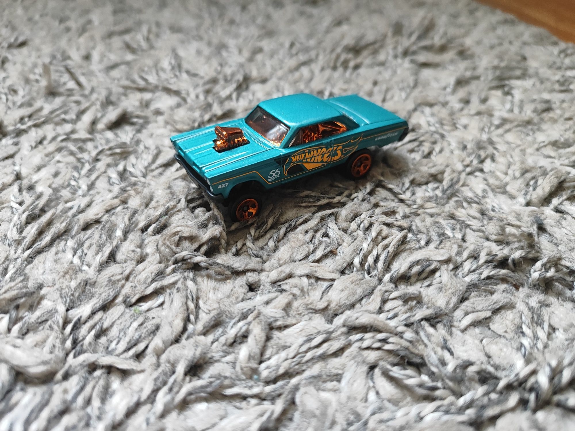 Hot wheels машинки