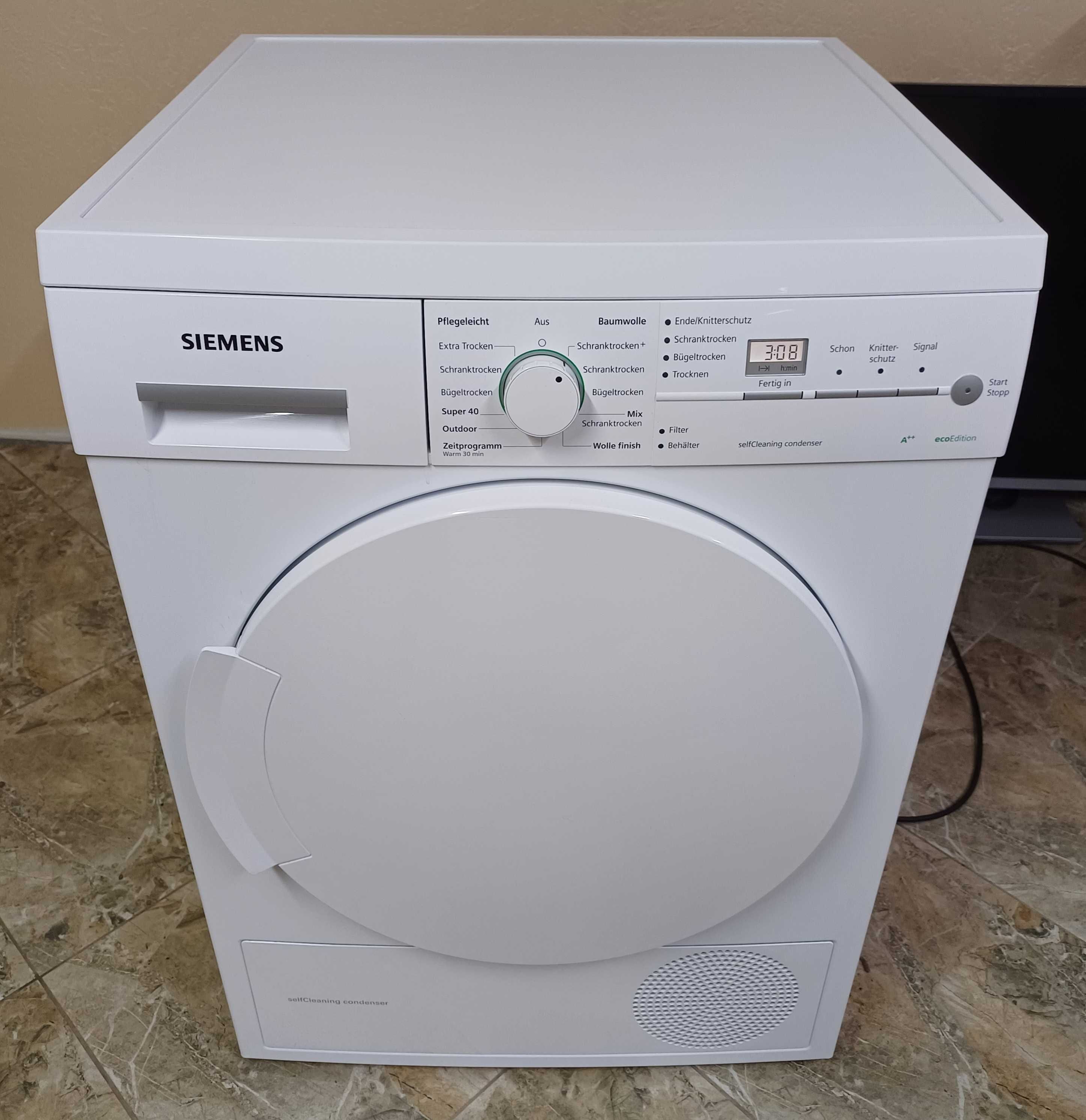 Сушильна машина Сіменс Siemens IQ500 WT44W3D2 з тепловим насосом