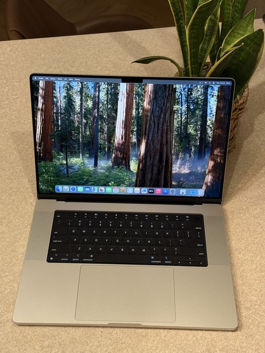 MacBook Pro 16” M4 Max – 48 GB RAM, 1 TB SSD – świetny stan, gwarancja