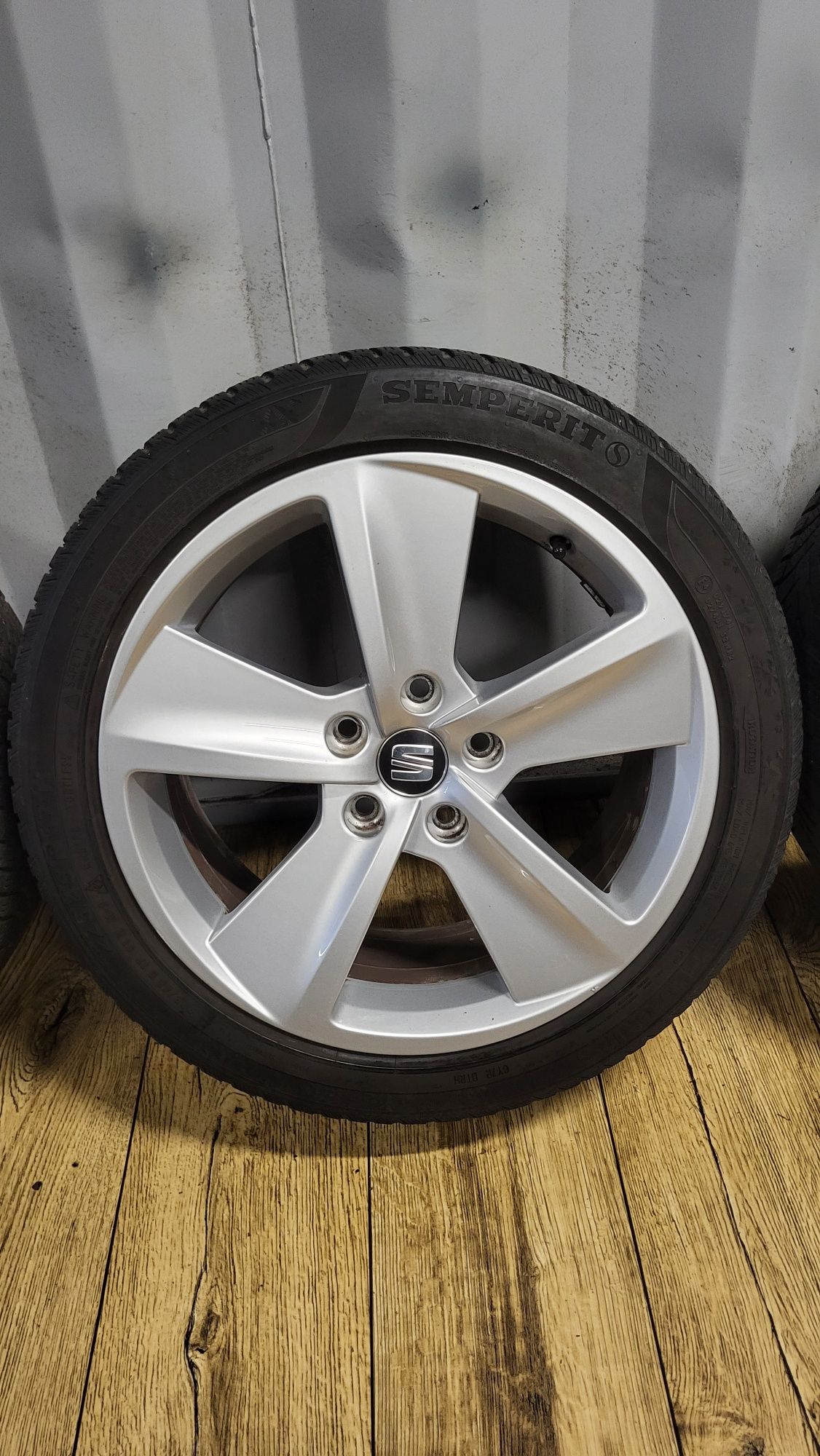 Alufelgi Seat 17" 5x112 z oponami 225/45 R17 Leon Exeo Altea Vw
