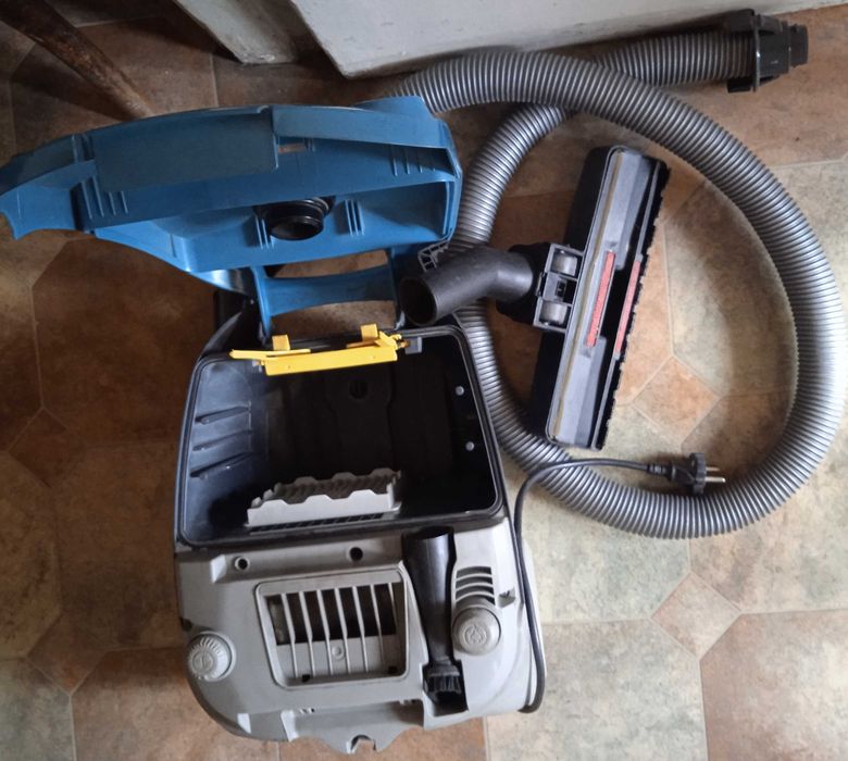 пылесос Samsung 4180  без мотора на запчасти