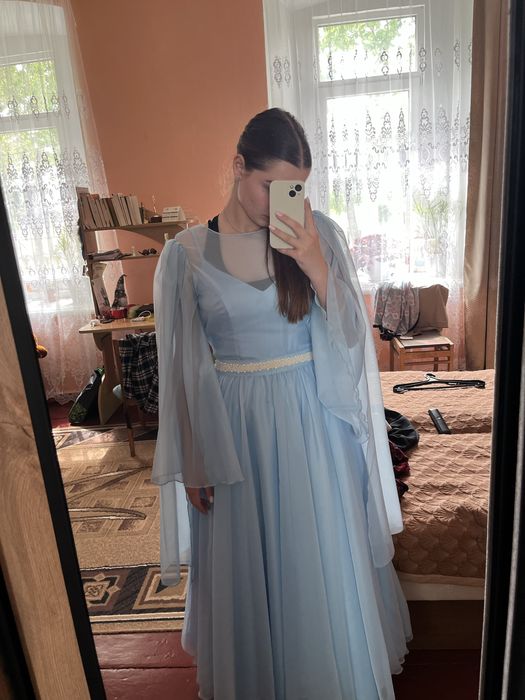 Ніжно-блакитна випускня сукня!