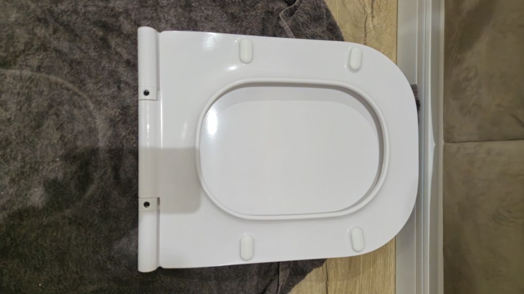 Roca Gap Square miska WC z deską wolnoopadającą A34H472000