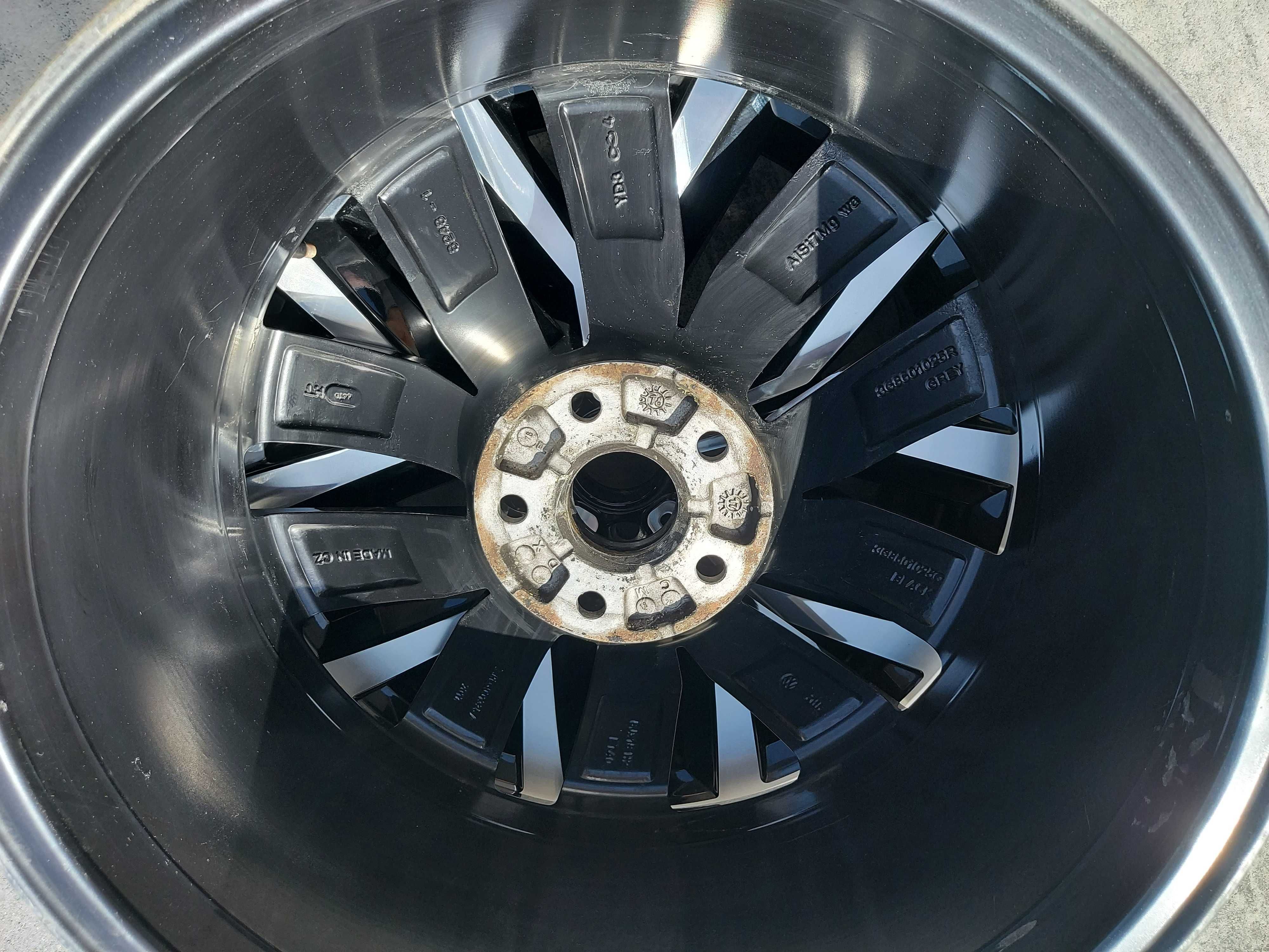 Felga oryginalna VW 18" ET40 8J Arteon