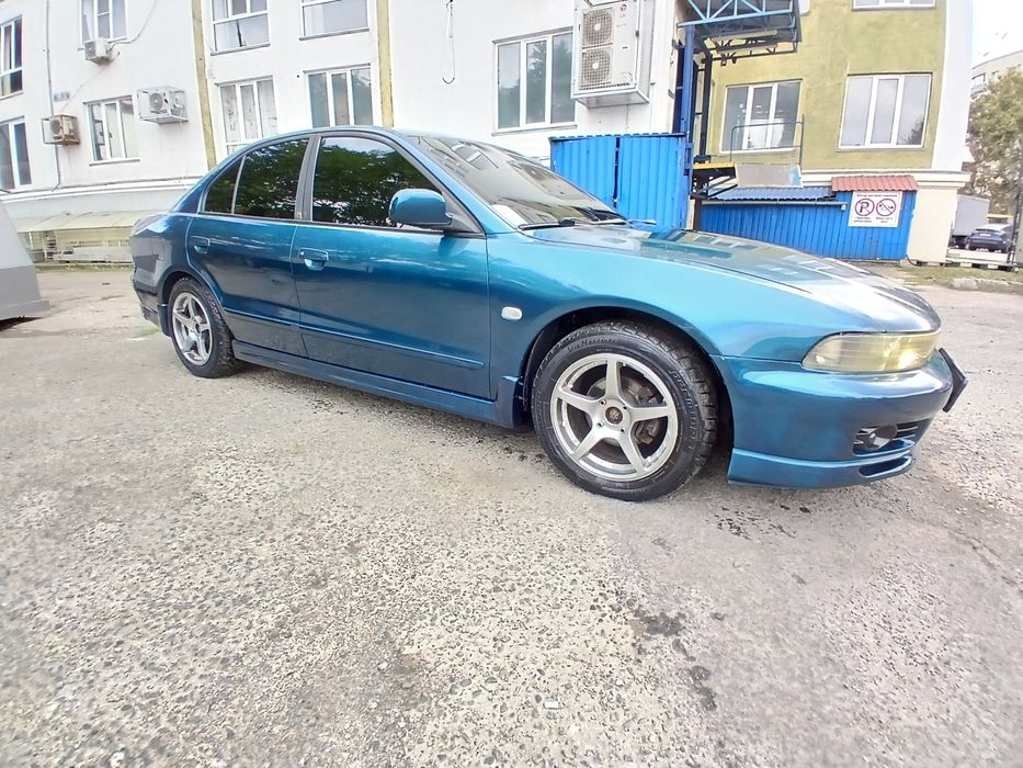 Mitsubishi gallant