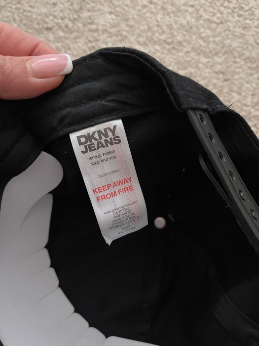 Czapka z daszkiem dkny unisex 8-12 lat